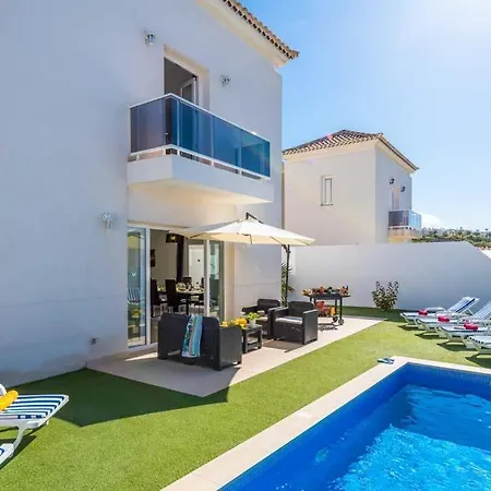 Villa Playa De Fanabe Sleeps 8 With Pool Air Con And Wifi *