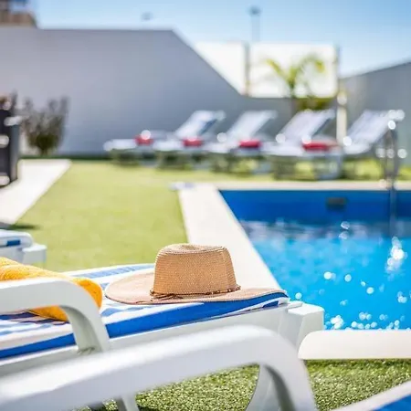 Playa De Fanabe Sleeps 8 With Pool Air Con And Wifi Villa