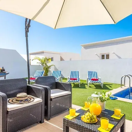 Playa De Fanabe Sleeps 8 With Pool Air Con And Wifi * Costa Adeje (Tenerife)