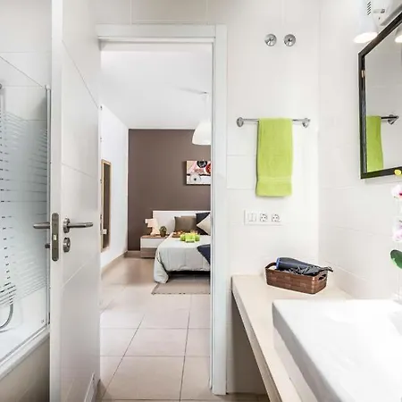 Vila Playa De Fanabe Sleeps 8 With Pool Air Con And Wifi