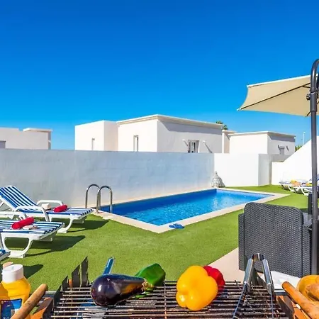 Playa De Fanabe Sleeps 8 With Pool Air Con And Wifi Villa Costa Adeje (Tenerife)